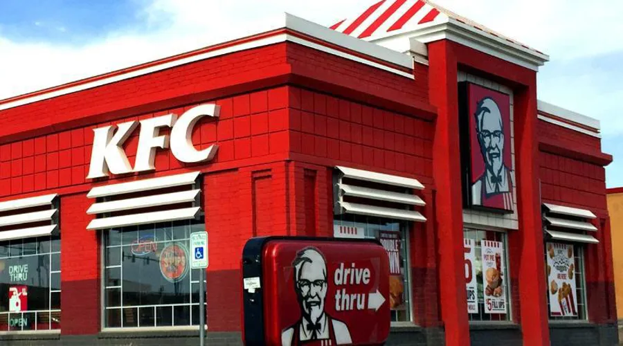 Không gian cửa hàng KFC và Lotteria