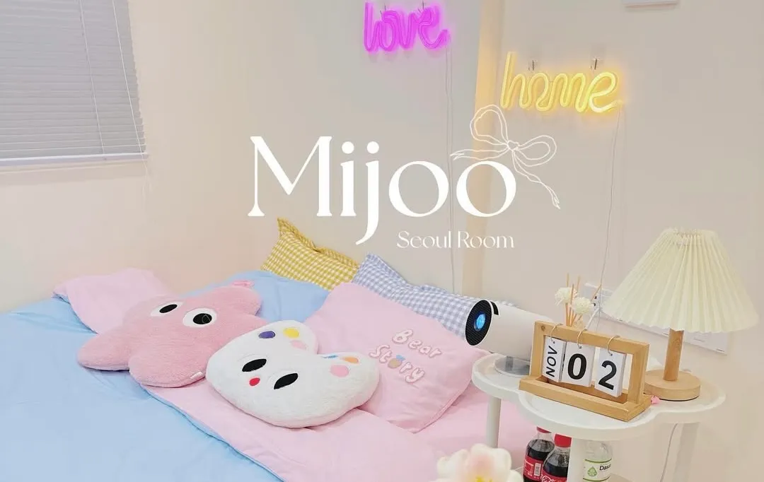 Phòng ngủ Mijoo Home với máy chiếu phim
